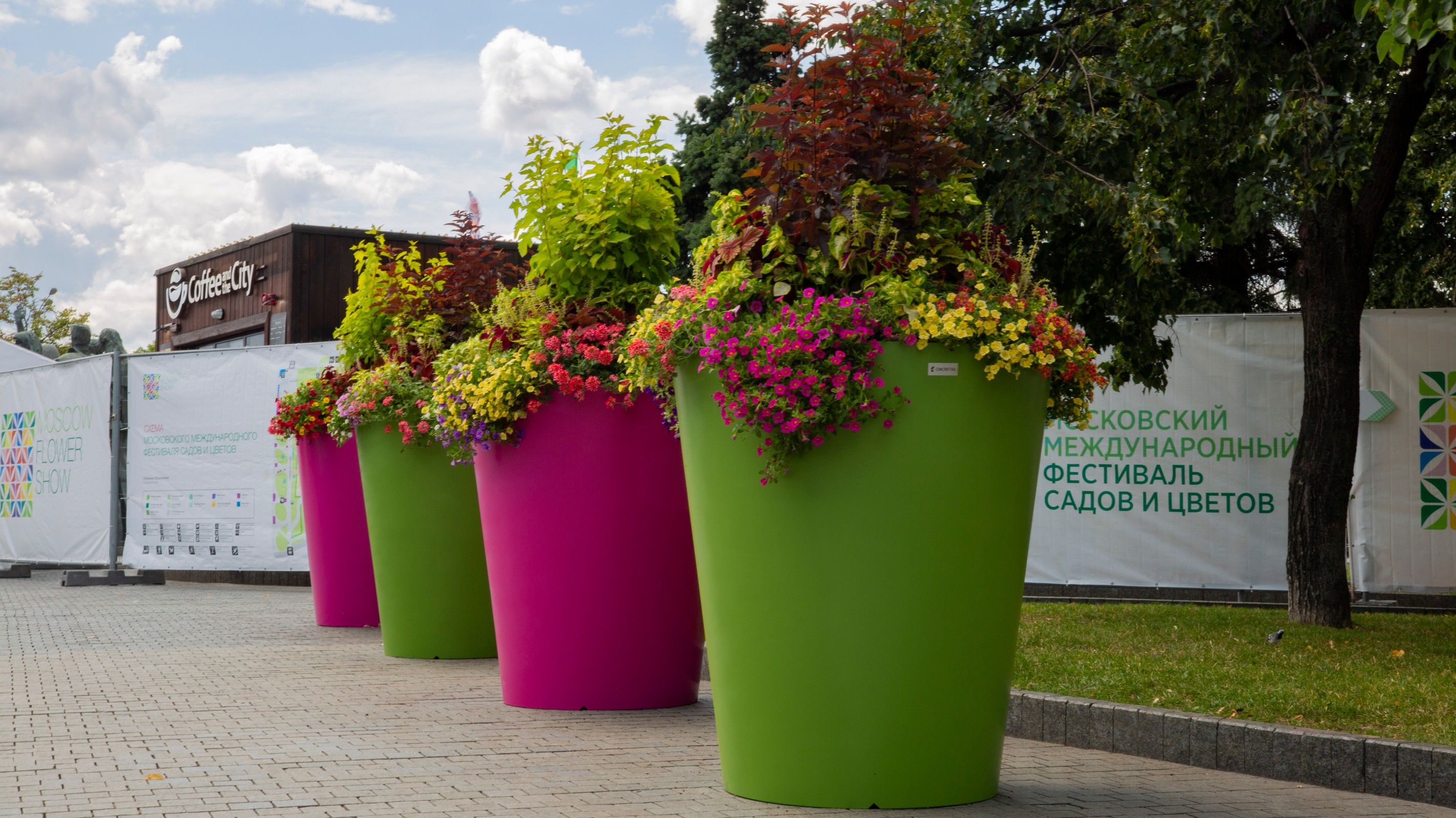 Уличные кашпо