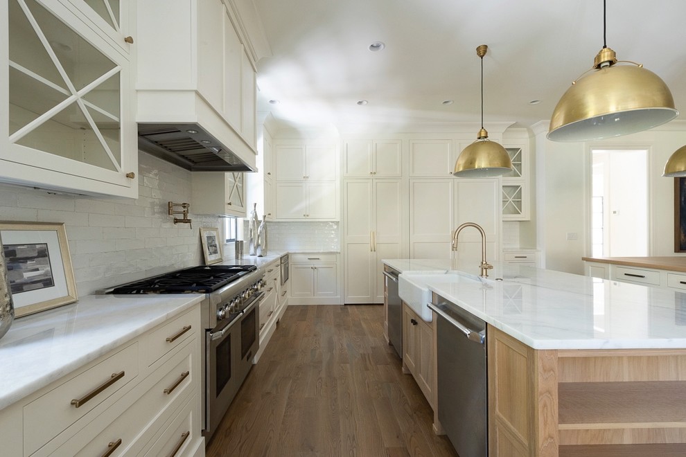 Transitional kitchen photo in Atlanta