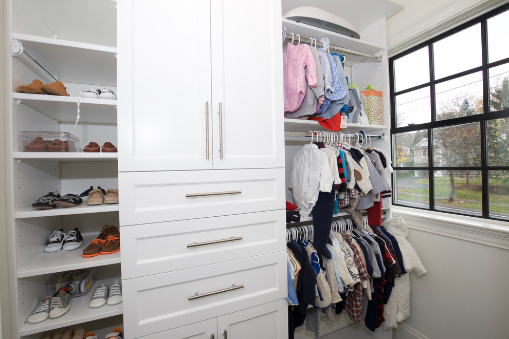Example of a transitional home design design in DC Metro