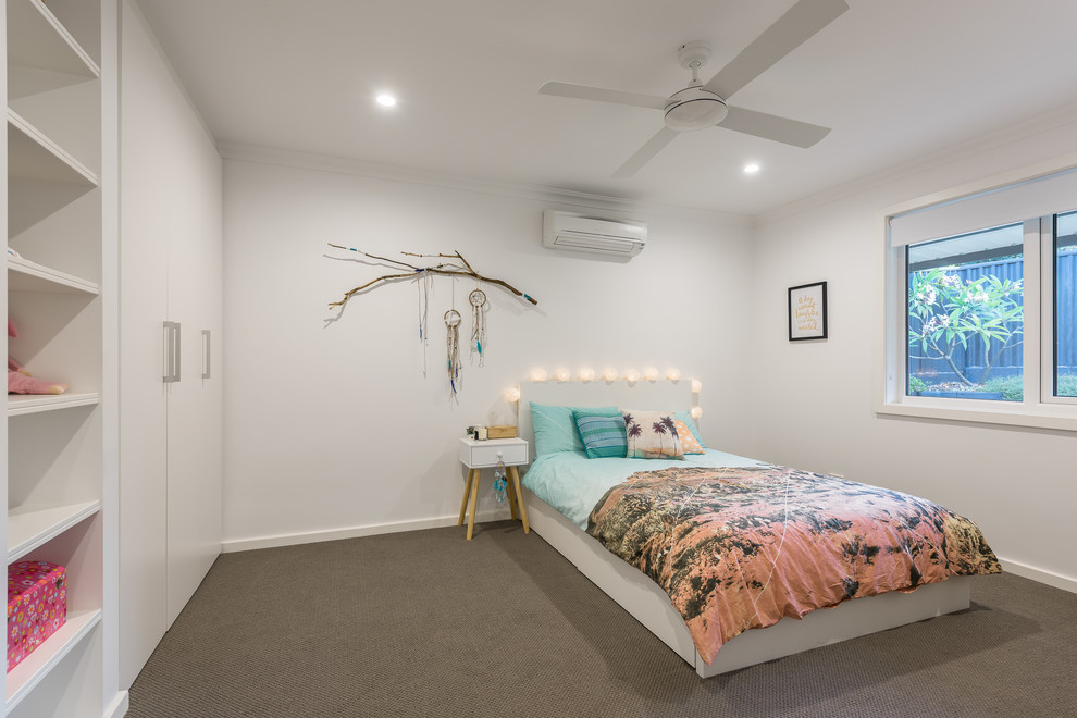 Photo of a contemporary guest bedroom in Perth.