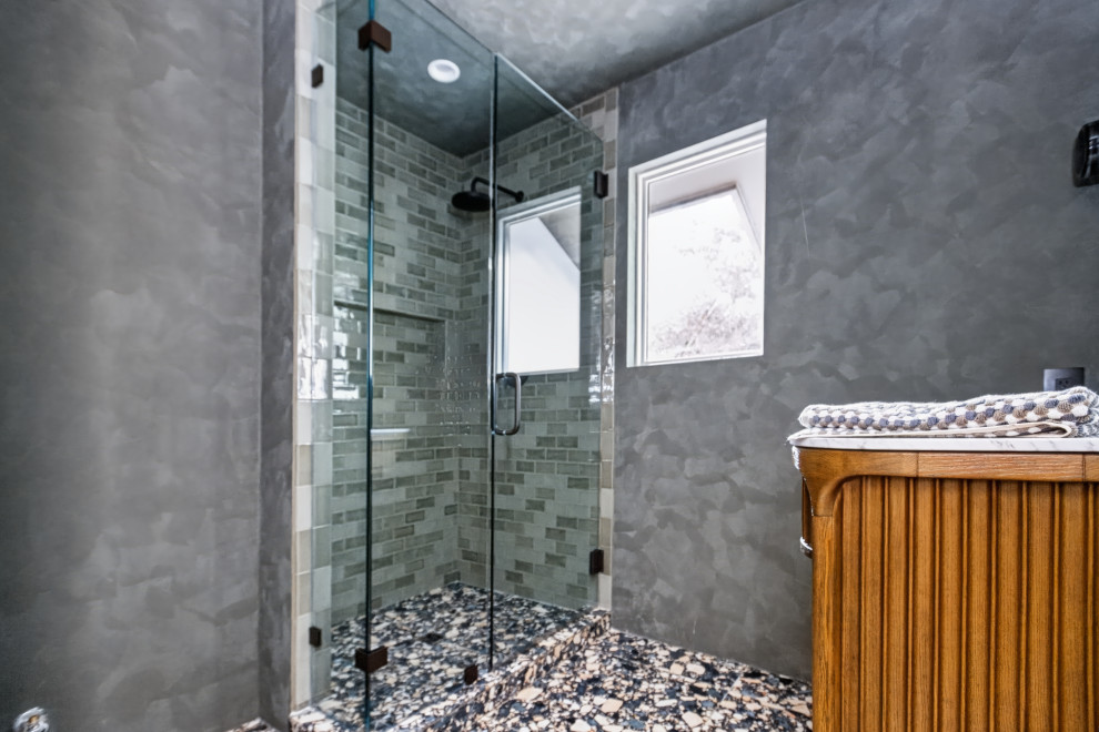 FRAMELESS SHOWERS