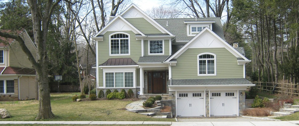 This is an example of a mid-sized traditional three-storey house exterior in Newark.
