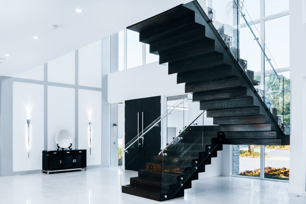 Design ideas for a mid-sized contemporary staircase in Jacksonville.