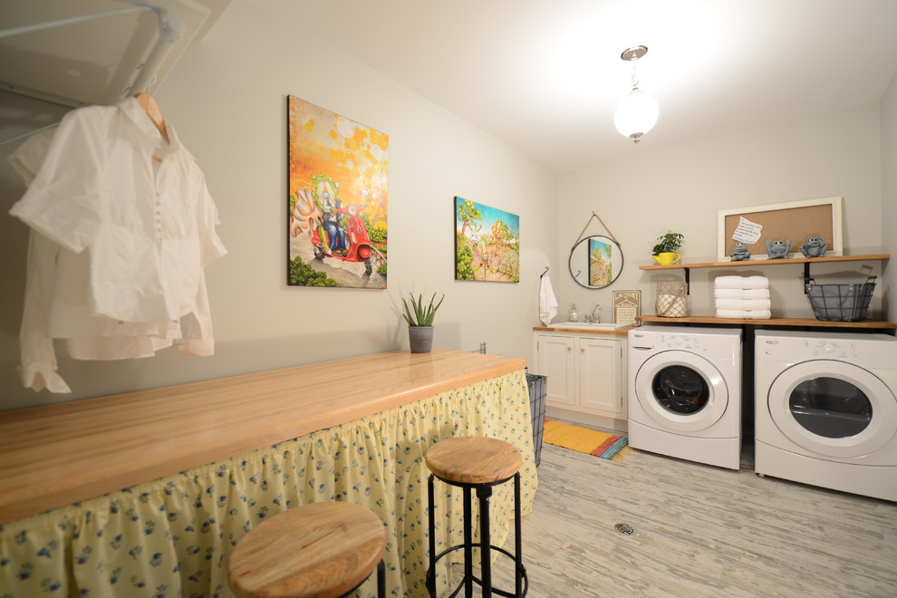 Photo of a country laundry room in Montreal.