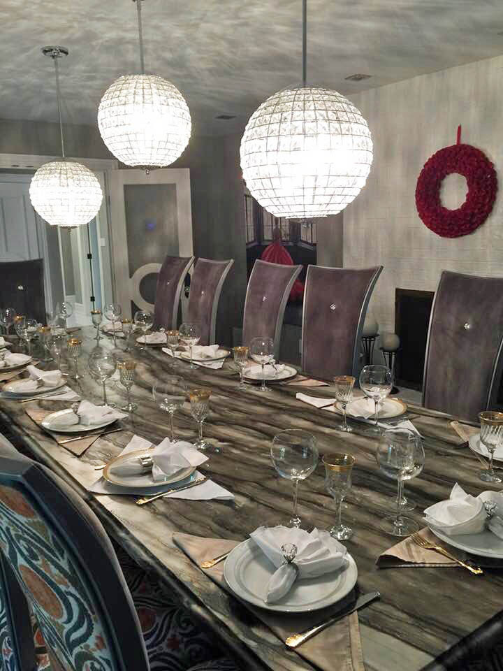 Dining for 14