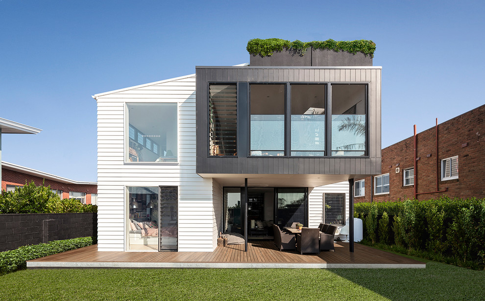 This is an example of a mid-sized modern two-storey exterior in Sydney.