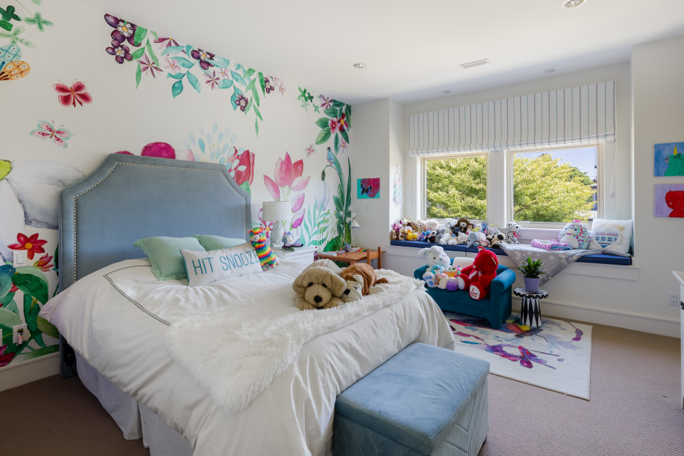 Transitional home design photo in Vancouver