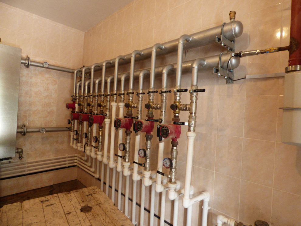 Частная школа 5000 кв. м. 4 корпуса – кирпич, 1 корпус – металлокаркас.