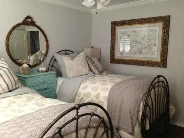 Charming Feminine Bedroom stile-marinaro-camera-da-letto