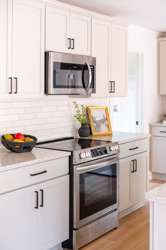 Kitchen - farmhouse kitchen idea