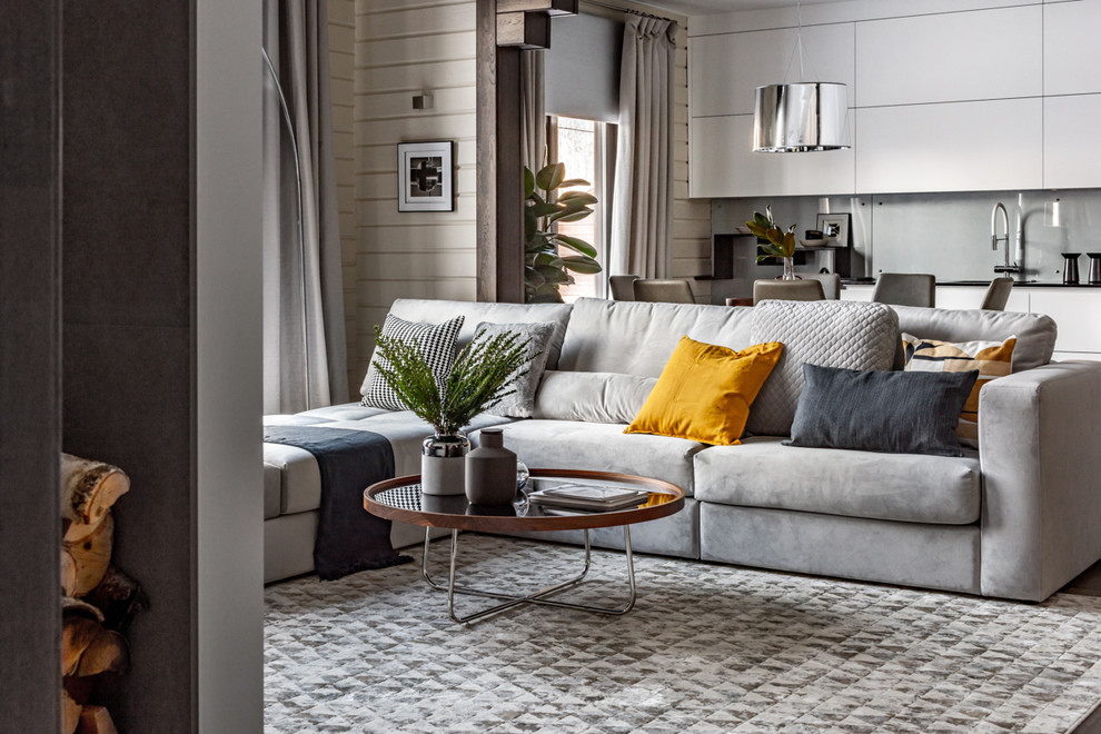 Дом среди берёз