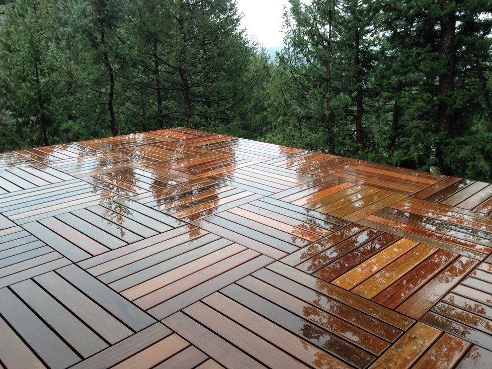 Example of a transitional deck design in Denver