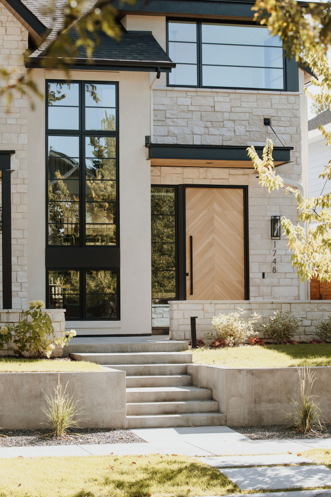 Entryway - transitional entryway idea in Denver