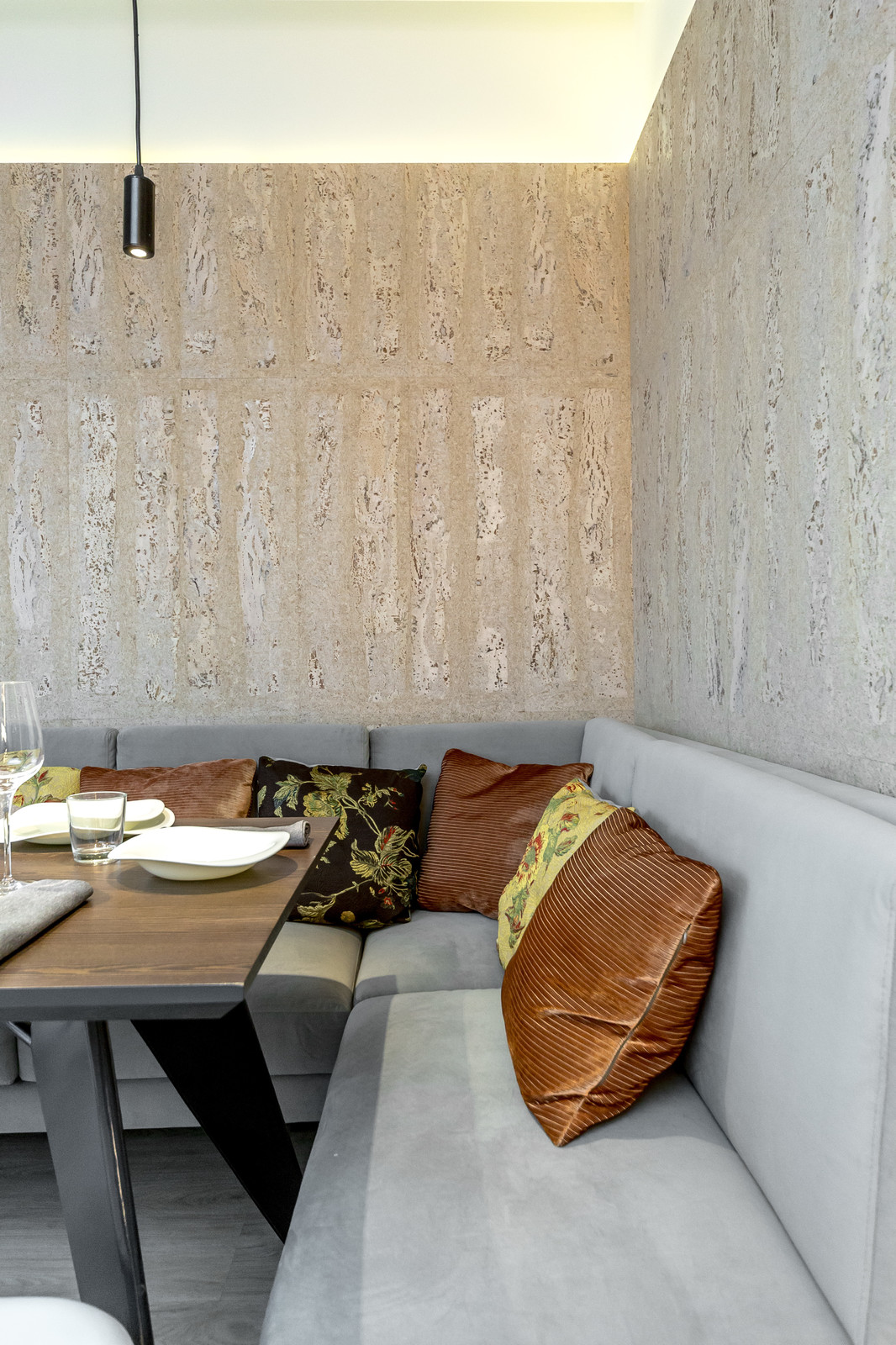 КУХНЯ с ПРОБКОВОЙ СТОЛОВОЙ. Дачный ответ