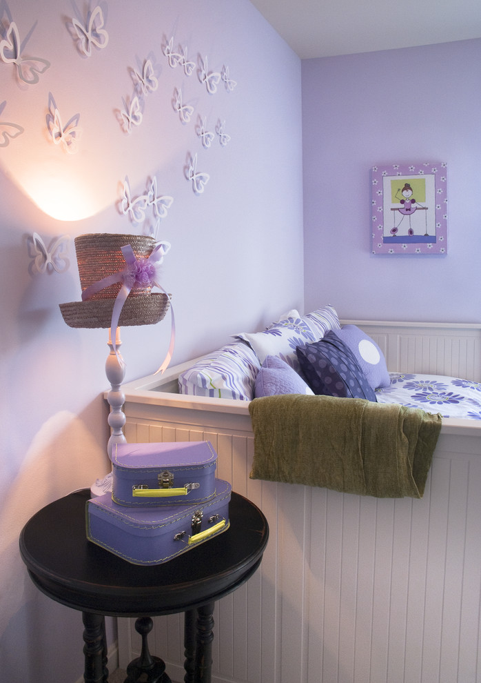 Photo of a mid-sized eclectic kids' bedroom for kids 4-10 years old and girls in Miami with purple walls.
