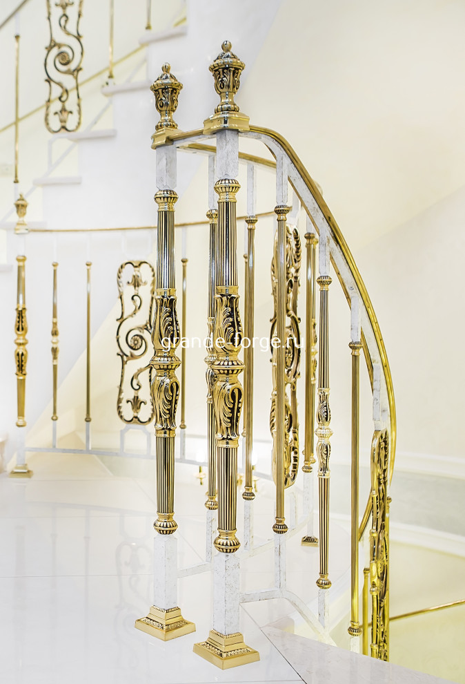 Лестница, латунное ограждение, фабрика Grande forge (Франция), коллекция Royal
