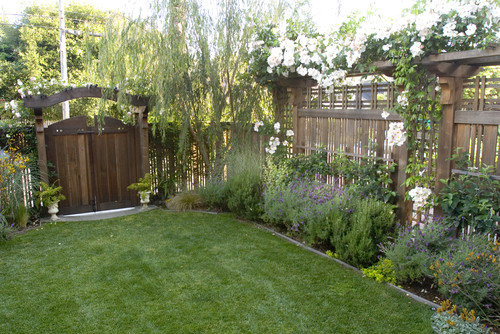 Your Dog And Landscape Play Nicely Together, Keep Dog Out Of Garden Fence