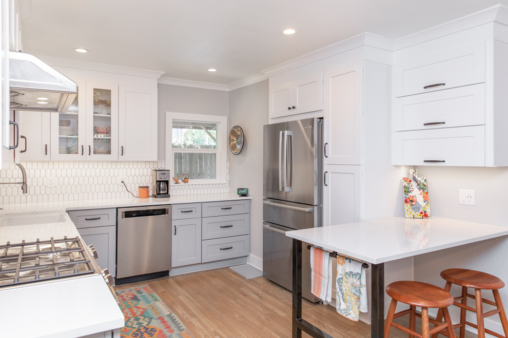 Transitional kitchen photo in Austin