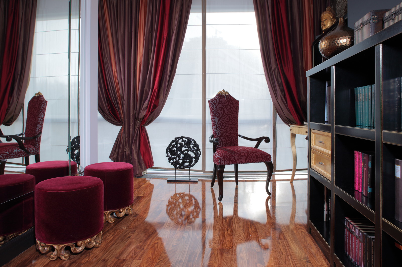 Классика в темных тонах