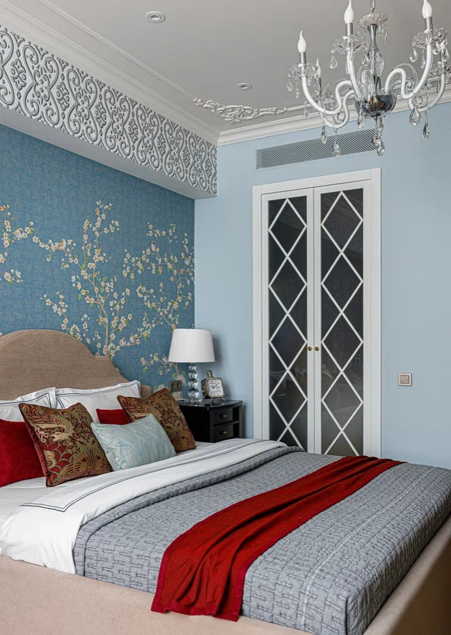 Эффектная квартира с обилием орнаментов для творческой личности