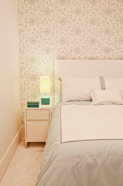 Hallandale Beach Condo modern-bedroom