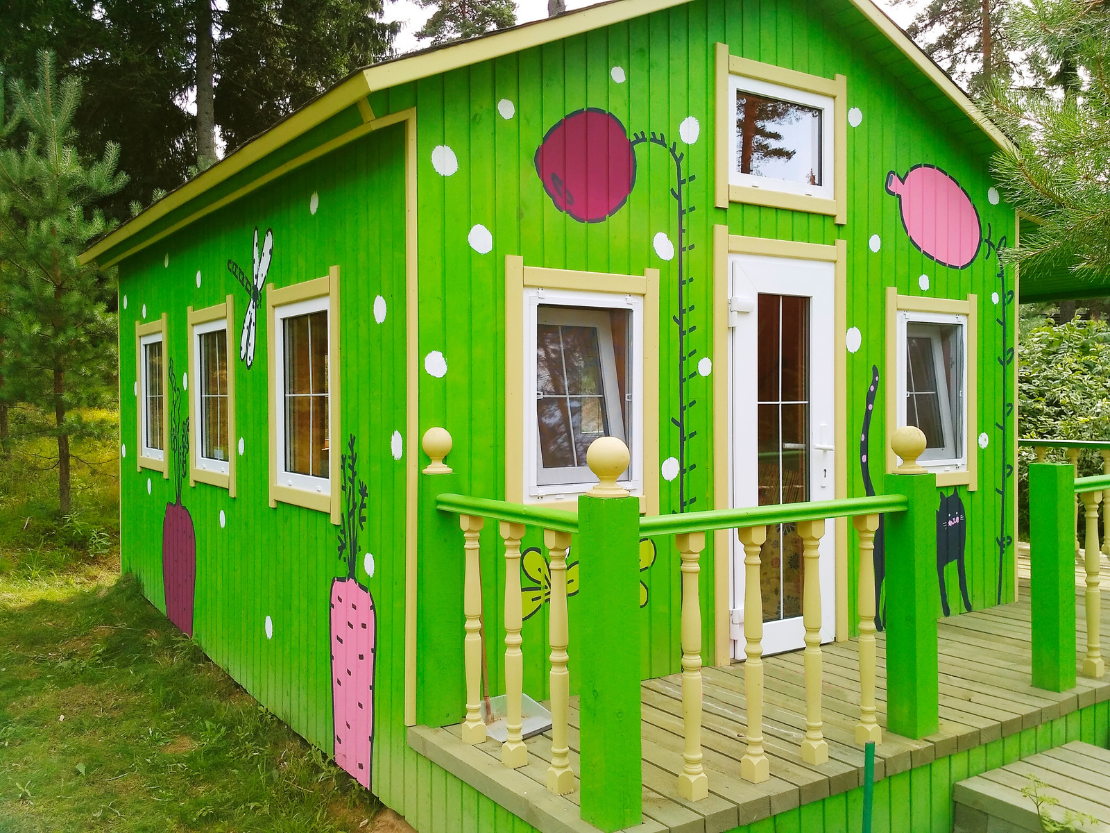 Домик в соснах