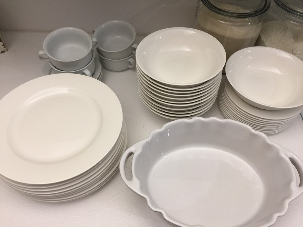 mixing white with off white dishes