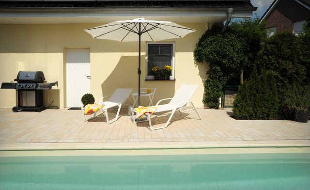 Desjoyaux Pools contemporary-deck