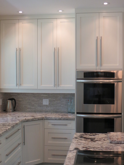Kitchen: Hidden Features modern-kueche