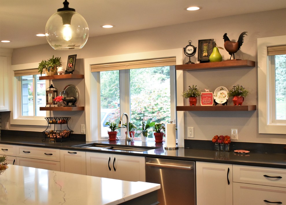 Transitional home design photo in Seattle