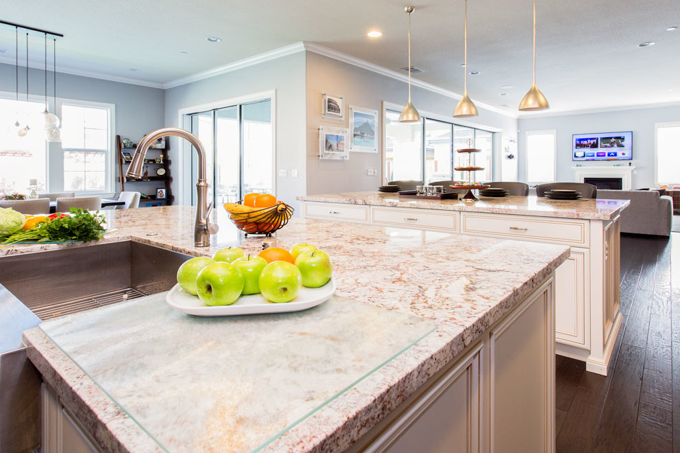 Inspiration for a transitional kitchen remodel in San Francisco
