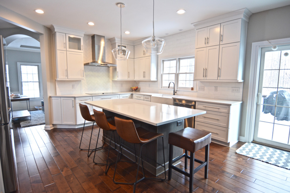 Example of a transitional kitchen design in Indianapolis