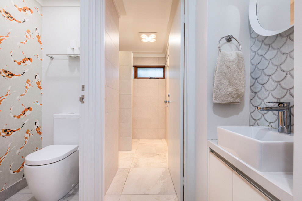 Photo of a contemporary bathroom in Canberra - Queanbeyan.