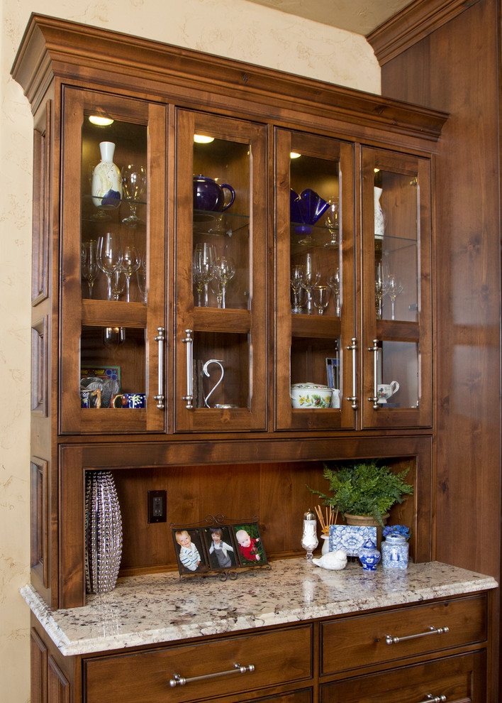 Inspiration for a traditional kitchen in Kansas City.