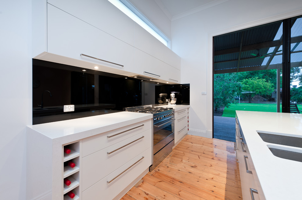 This is an example of a modern kitchen in Adelaide.