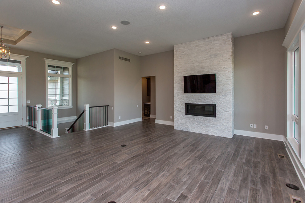Home design - transitional home design idea