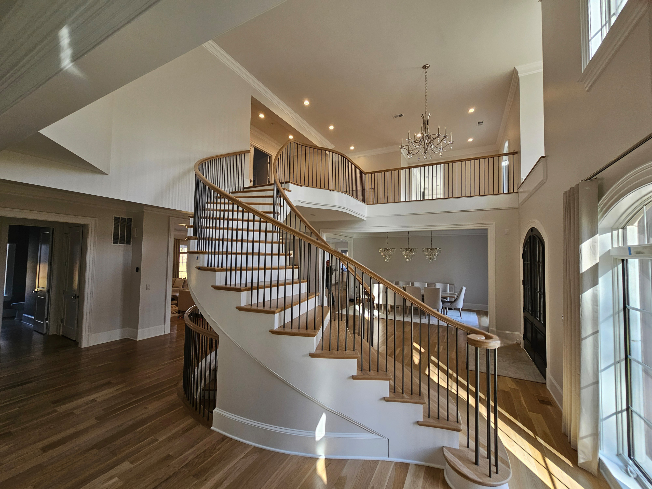 116_Elegant & Eye-catching Curved Staircase, Leesburg VA 20175