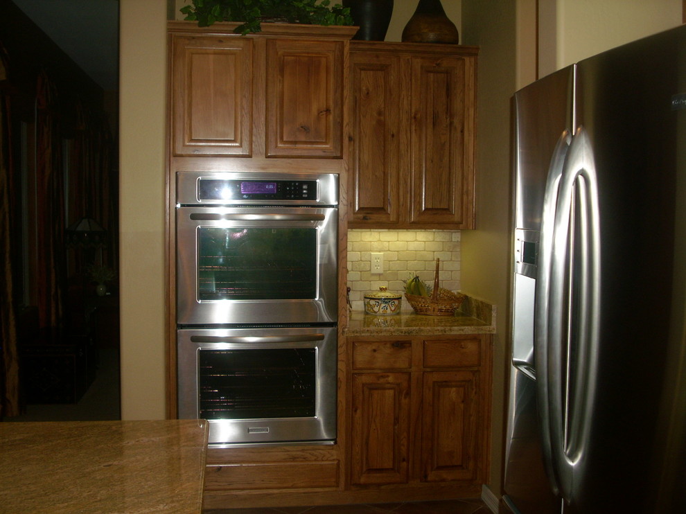 Kitchen - kitchen idea in Phoenix