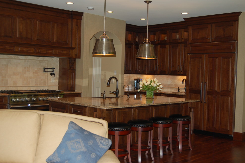 Design ideas for a traditional kitchen in Cedar Rapids.