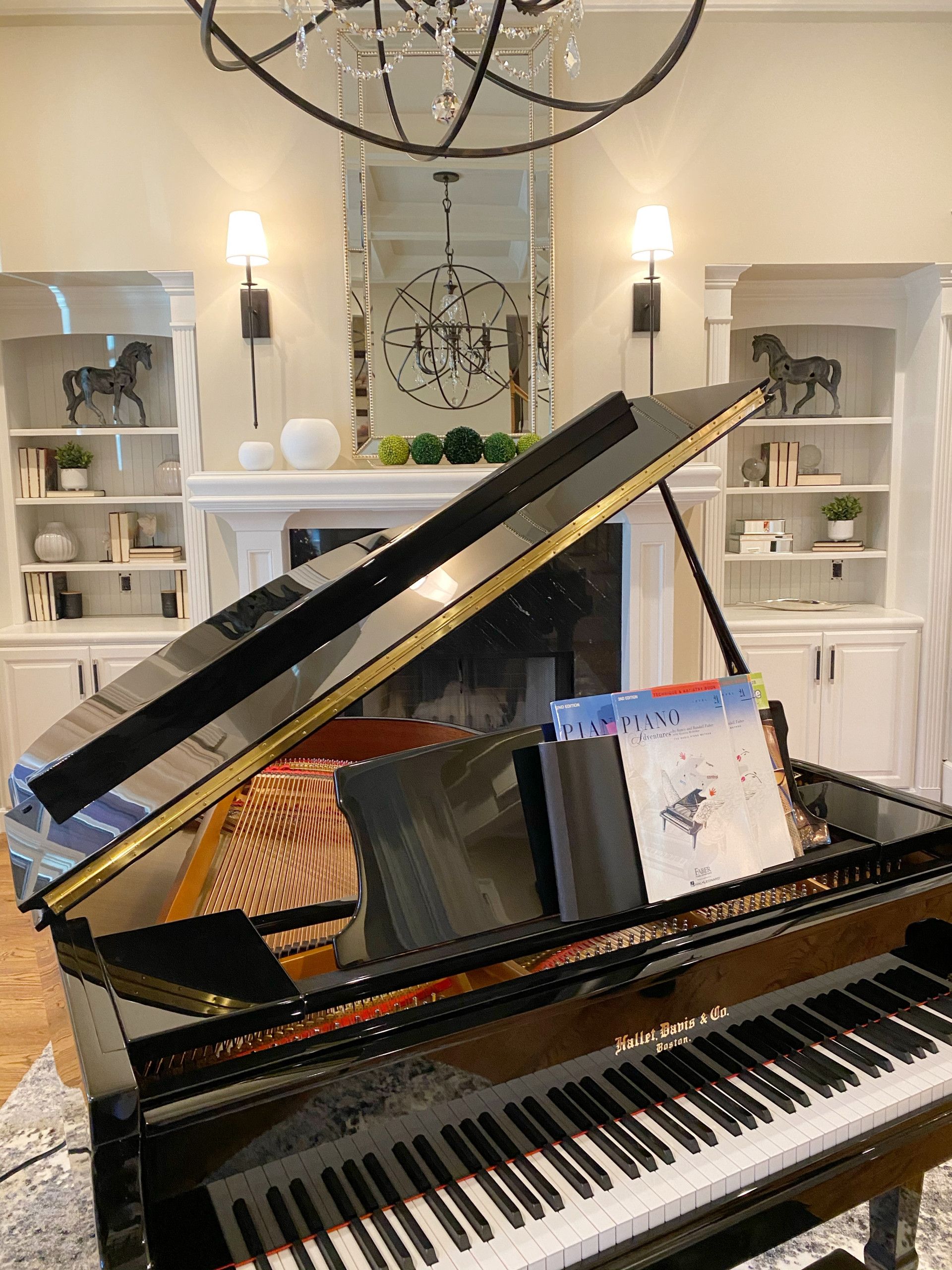 Decor & Design Piano room Marietta