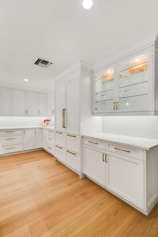 Home design - transitional home design idea in Miami