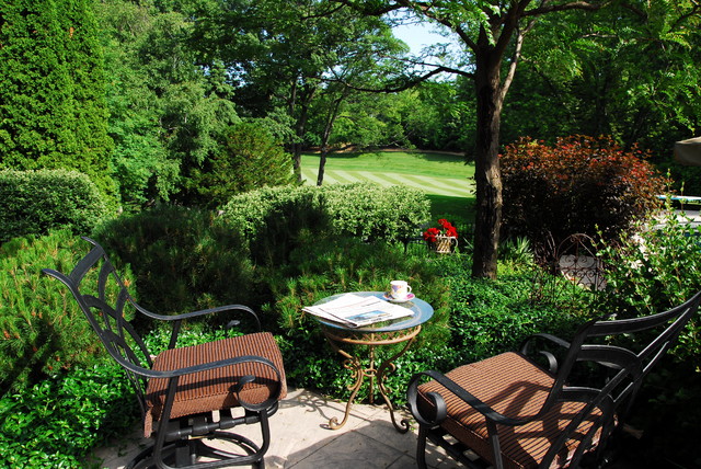 Cape Cod Frontyard rustik-traedgaard