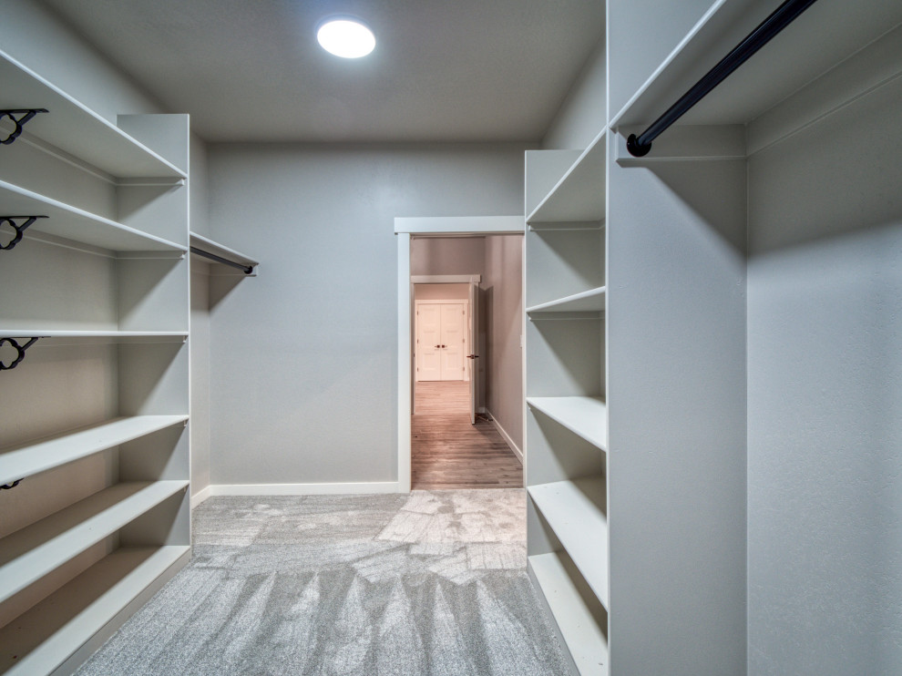 Home design - transitional home design idea