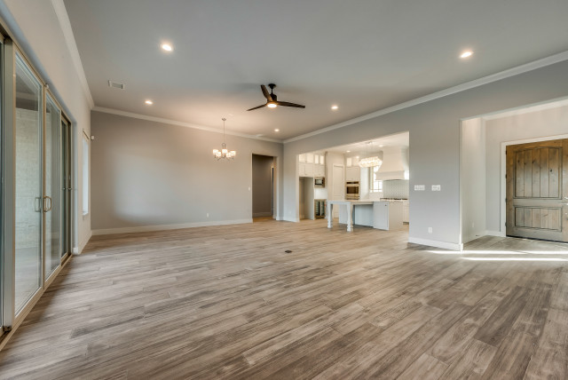 {Weston, TX} trendy-dagligstue