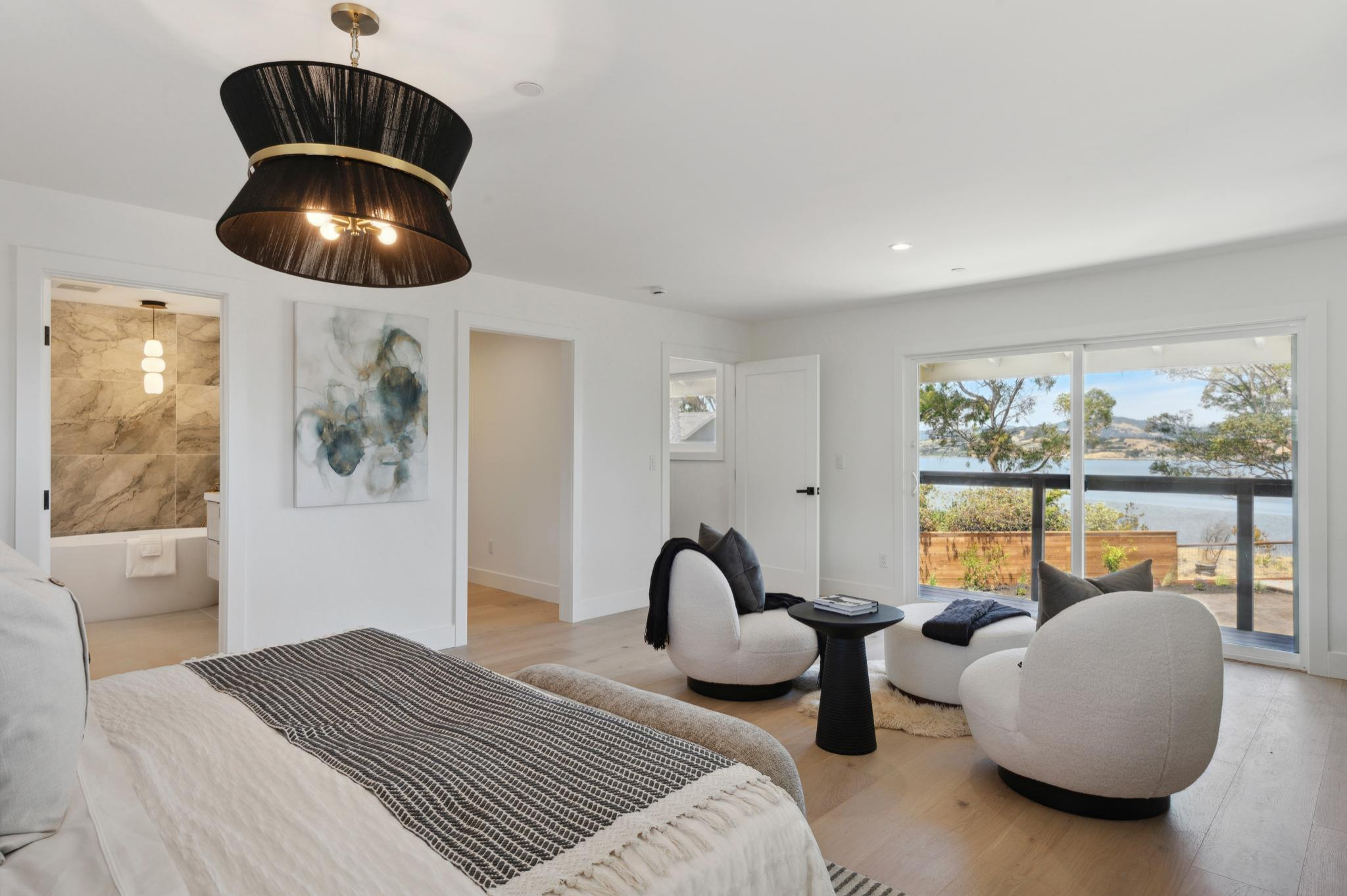 HOME STAGING