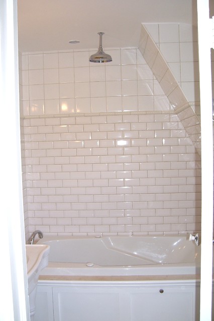 Bathroom Reno With Mix Of Bevelled Subway Tile And Square Tile Traditional Bathroom Toronto By Home Reborn Houzz Au