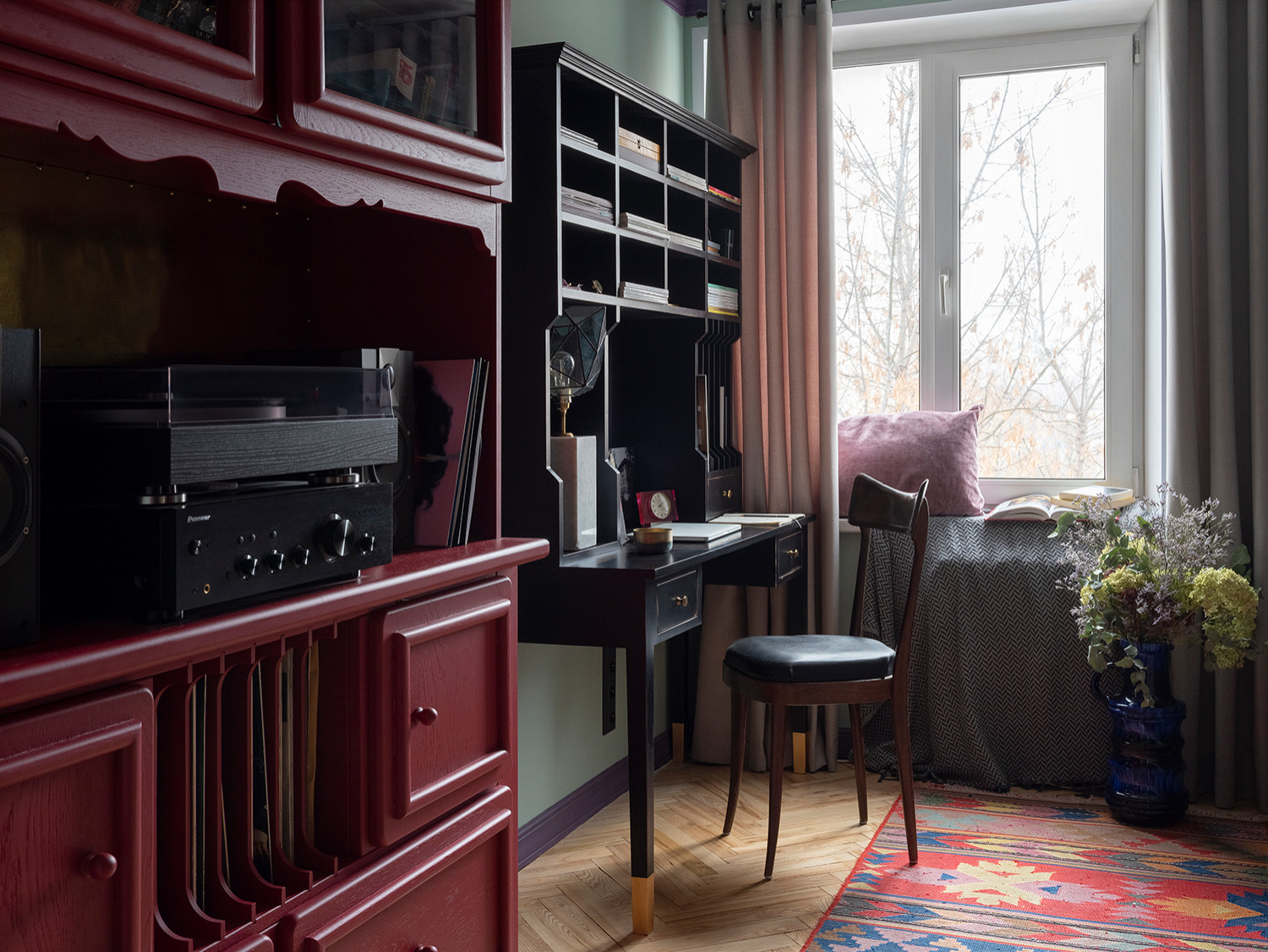 Комната-кабинет интерьерного фотографа Дины Александровой