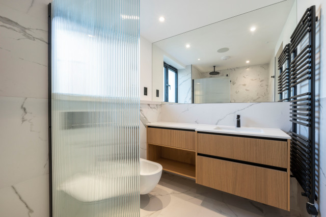 Guildford moderne-badevaerelse