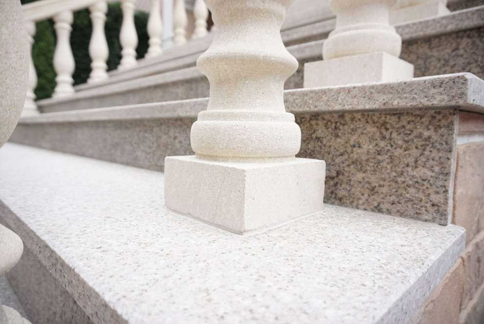 Входная зона из камня