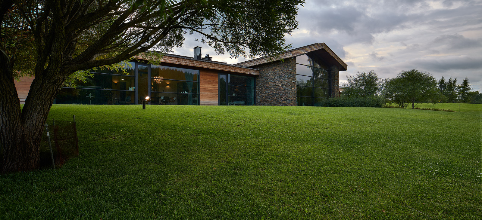 Дом на реке | Barn by a River